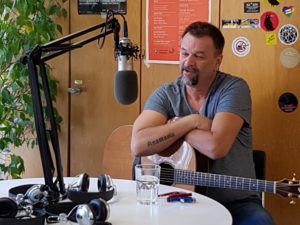 Norm Strauss im Radiostudio RaBe